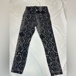 Capri lululemon leggings, size 6, in great condition